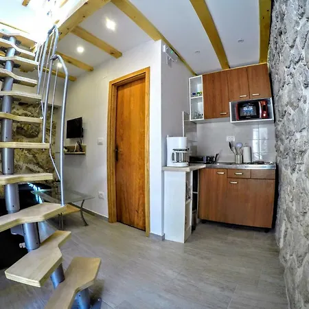 Apartment Authentic Ap For 2, Babino Polje,mljet *